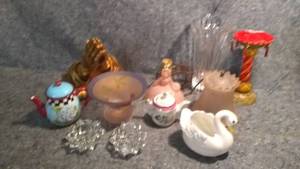 lot 295 image: Some pink depression glass Mixed Vintage and Modern Decoratives Lot