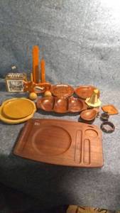lot 296 image: Lot of Mixed Decorative Wooden Pieces