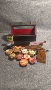 lot 304 image: Vintage Shoe Shine  Polish Kit