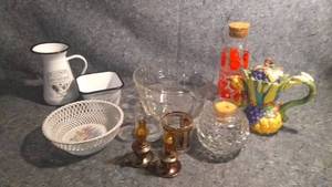 lot 315 image: Lot of Mixed Decorative Tableware and More