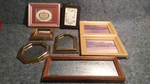 lot 324 image: Lot of Small Picture Frames and Mirrors