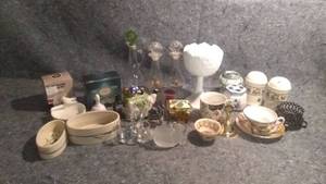 lot 328 image: Large Lot of Decorative Housewares Both Vintage and Modern