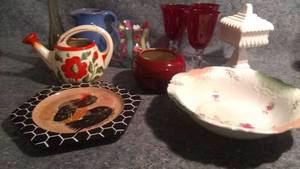 lot 332 image: Lot of Decorative Tableware both Vintage and Modern