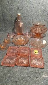 lot 337 image: Vintage Pink Glassware Lot