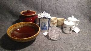 lot 347 image: Lot of Vintage Decorative Tableware