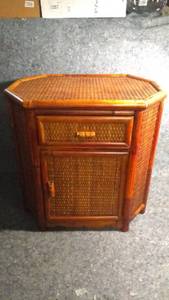 lot 362 image: Vintage Wicker Side Table