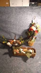 lot 364 image: Decorative Faux Floral Arrangements