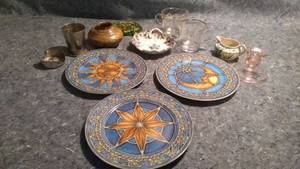 lot 368 image: Decorative Tableware and More Vintage and Modern Pieces