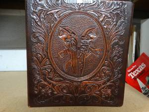 lot 2801 image: 3 Ring Binder