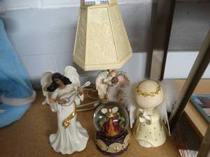 lot 2809 image: Lot of Angel Decor