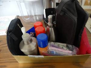 lot 2833 image: Lot of Beauty Supplies and Bathroom Supplies