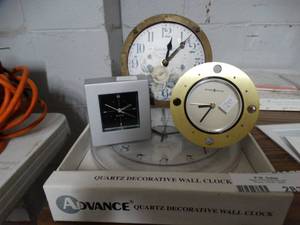 lot 2837 image: Lot of 3 Clocks