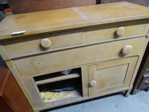 lot 2858 image: Vintage Cabinet