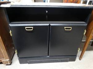 lot 2861 image: Black 2 Door TV Stand