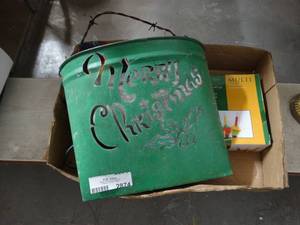 lot 2874 image: Lot of Christmas Decor