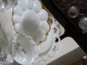 lot 2877 image: Lot of Milk Glass