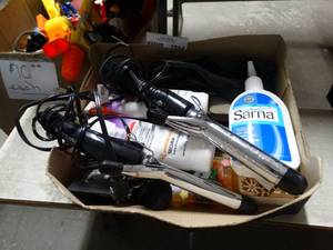 lot 2884 image: Lot of Vanity Items