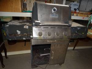lot 3070 image: BBQ grill-ware grill