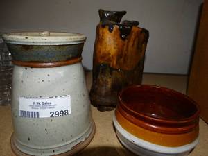 lot 2998 image: Lot of Pottery