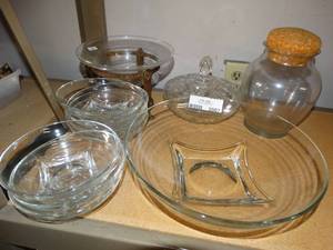 lot 3007 image: Glass Salad Serving Set and Others