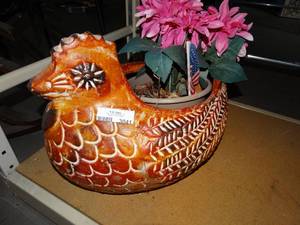 lot 3041 image: Large Planter- Has crack as pictured