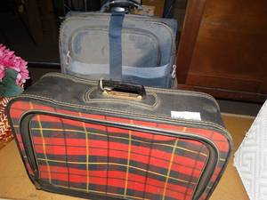 lot 3042 image: Lot of 2 Suitcases
