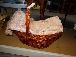 lot 3046 image: Basket with Pink Blanket