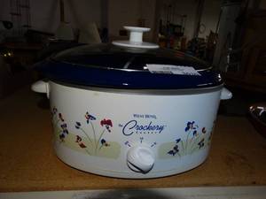 lot 3039 image: West Bend the Crockery Cooker