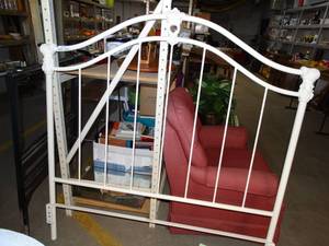 lot 3056 image: A metal head board