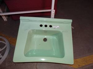 lot 3136 image: Green Bathroom Sink