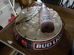 lot 3079 image: Hanging bud light lamp