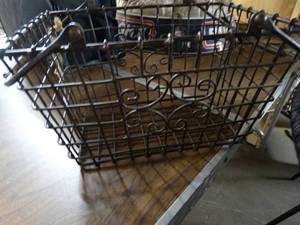 lot 3085 image: metal basket