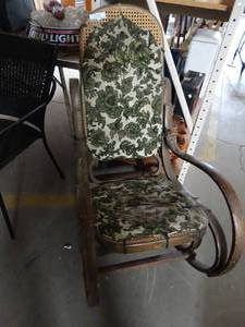 lot 3087 image: A floral rocking chair