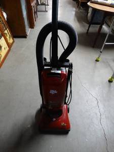 lot 3078 image: Dirt devil vacuum