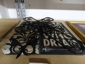 lot 3105 image: Lot of Wall Art