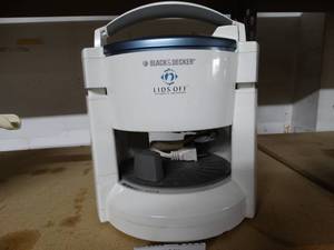 lot 3114 image: Black & Decker Automatic Jar Opener