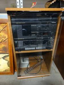 lot 3118 image: Magnavox Sound System in Cabinet
