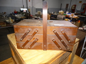 lot 2964 image: Vintage Expandable Wood Basket