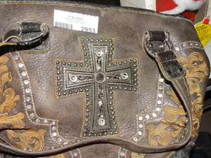 lot 2953 image: Brown Purse with Cross