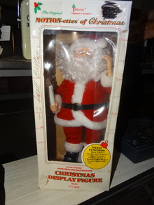 lot 2950 image: Motion-ettes of Christmas Display Figure
