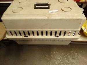 lot 2889 image: Portable Pet Cage