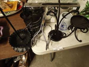 lot 2903 image: Lot of Misc. Home Decor