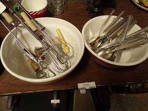 lot 2905 image: Lot of 2 Bowls with Misc. Utensils