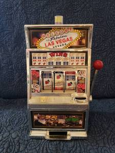 lot 9022 image: Mini Slot Machine Tested