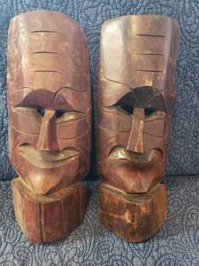 lot 9024 image: Theater Mask Wall Hangings
