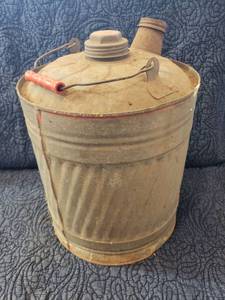 lot 9040 image: Antique Gas Can
