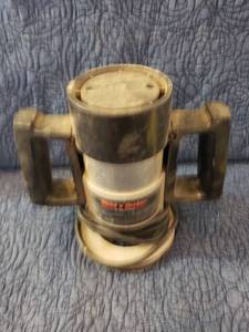 lot 9043 image: Black & Decker Router 1Hp. Tested