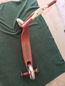 lot 9051 image: 1960 Radio Flyer Scooter- Retro Reproduction