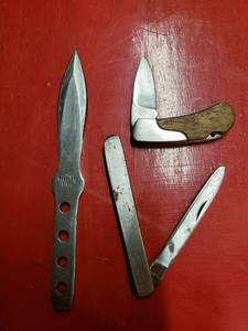lot 9068 image: Assorted Knives
