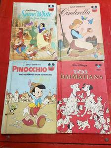 lot 9070 image: Disney Childrens Books Set